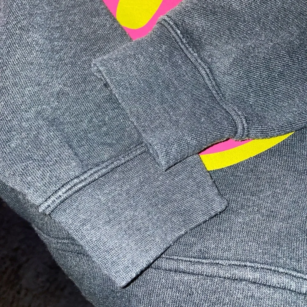 Junk Food Women’s Pullover Hoodie Gray Pink Smiley Face Top, XL